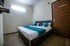UK Residency By OYO Rooms - Image 2