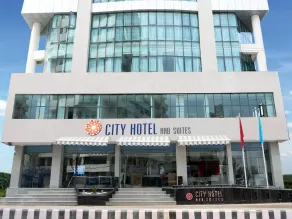 City Hotel And Suites - Image 3