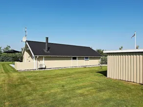 Spacious Holiday Home in Hemmet With Whirlpool - Image 5