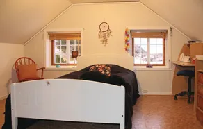 Stunning Home in Rogndalsvåg With 3 Bedrooms and Internet - Image 2