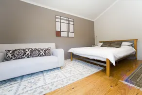 Earle Street Apartment - Image 2