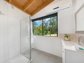 Eaglereach Wilderness Resort - Image 3