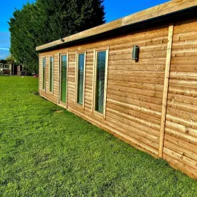 Charming Boutique 2-bed Cottage in Private Grounds - Image 3