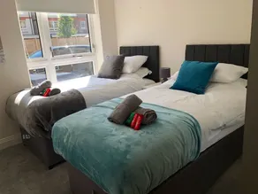 Queens Court Apartment - Image 4