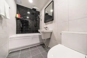 Line Hotel - Image 2