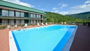 Magnuson Hotel Mountain View - Image 4