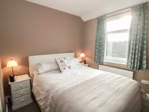 Valley View Cottage - Image 3