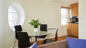 Leicester Square Apartments - Image 4