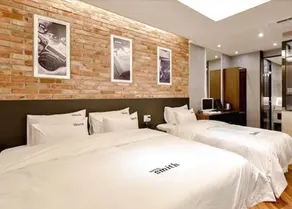 Hotel Smith - Image 2
