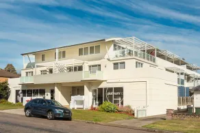 Warners Bay Apartments - Image 4