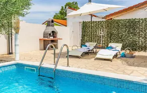 Amazing Home in Sisan With Outdoor Swimming Pool, Wifi and 2 Bedrooms - Image 2
