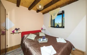 Beautiful Home in Drvenik Veliki With Wifi and 2 Bedrooms - Image 4