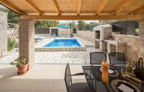 Awesome Home in Visnjan With Outdoor Swimming Pool, Wifi and 2 Bedrooms - Image 4
