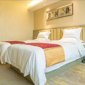 Golden Leaf Hotel - Image 3