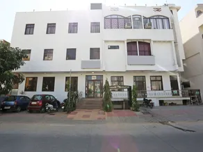 OYO 9955 Hotel Swaruchi Palace - Image 4