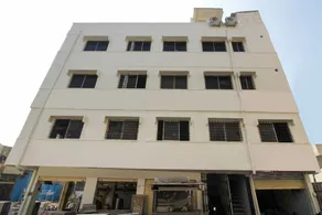 M & M Rooms by OYO Rooms - Image 4