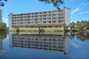 Baymont by Wyndham Panama City Beach - Image 4