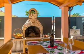 Nice Home in Porec With Wifi and 2 Bedrooms - Image 3