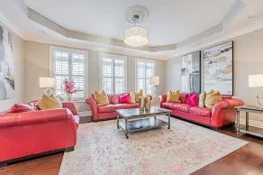 Luxury Villa - Mississauga Square One - Image 3