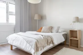 Fully renovated 3br apartment with sauna - Image 2