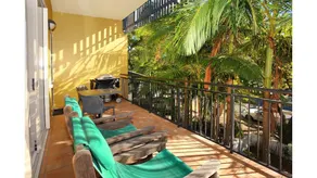 Little Hill 3 - Two Bedroom Apartment on Parkyn Parade - Image 2