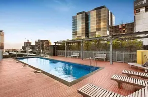 Melbourne Holiday Apartments at McCrae Docklands - Image 2