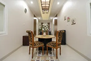 RedDoorz Syariah Plus near Dharmawangsa - Image 2