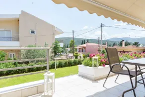 Bright & Spacious, two-floor Family Garden Home - Image 5