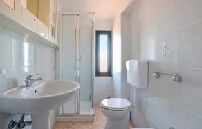 Stunning Home in Roseto Capo Spulico With 4 Bedrooms - Image 2