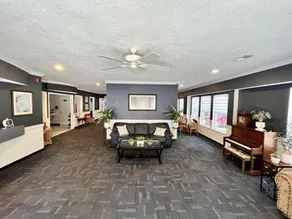 Celebrity Inn - Image 2