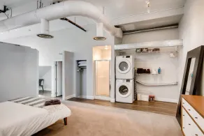 Industrial Design Flat Historic Loft Heart of Lohi - Image 3