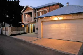Terrific Townhouse - Image 3