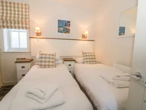 Sea Dog - Part of the The Bay Filey Holiday Village with pool, gym and direct beach access, pub, restaurant, tennis and meadows walks - Image 4