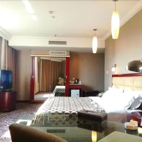 Mingren Hotel Xichang - Image 3
