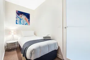 Modern Apartment - Southbank - Image 4