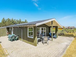 Alluring Holiday Home in Hvide Sande With Terrace - Image 5