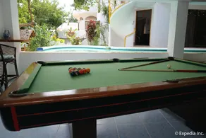 JayJays Club Boracay - Image 2