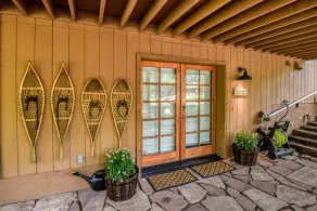 Cozy Hilltop Retreat Quiet Street Near Downtown and NAU Private Forested Setting - Image 3