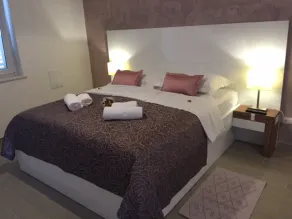 Pine Tree Boutique Apartments - Image 5