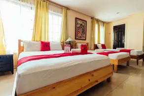 RedDoorz Plus @ Better Living Paranaque - Image 2