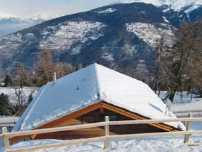 A Luxurious 12 Person Chalet With Superb View - Image 4
