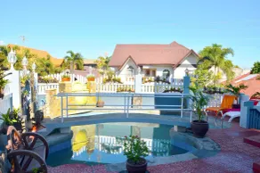 Grand Peninsula Suites - Image 2