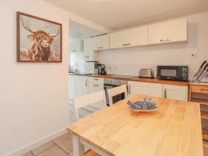 6 Flint Cottages - Image 2