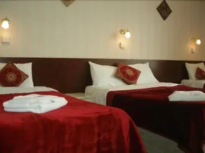The Kensington Hotel and Bar - Image 3