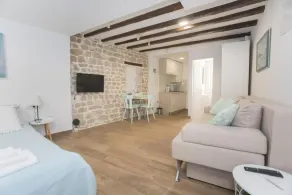 Aurum Apartments - Image 4
