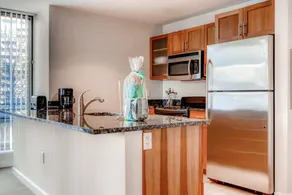 Bluebird Suites At West End - Image 2