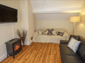 Station Master's Flat - Image 5
