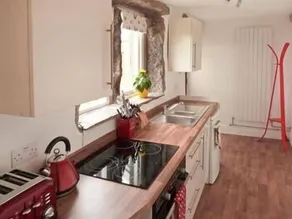 Knowle Lodge - Image 3