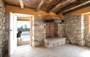 Amazing Home in Drenje With Wifi and 4 Bedrooms - Image 4
