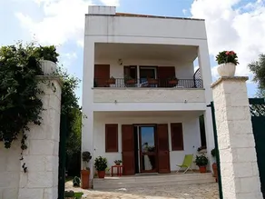Holiday Villa Close to the Sea, With Garden and Parking Space in Torre Specchia - Image 5
